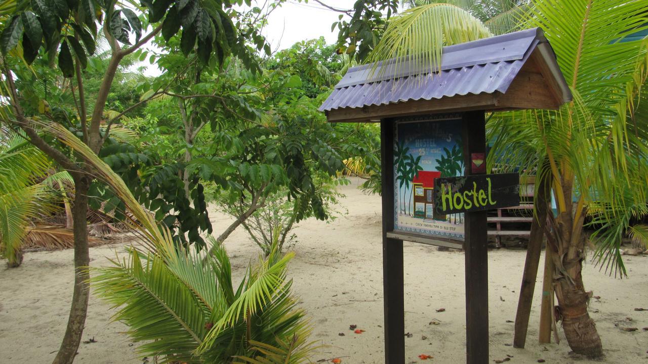 Anda Di Hows Hostel Placencia Exteriör bild